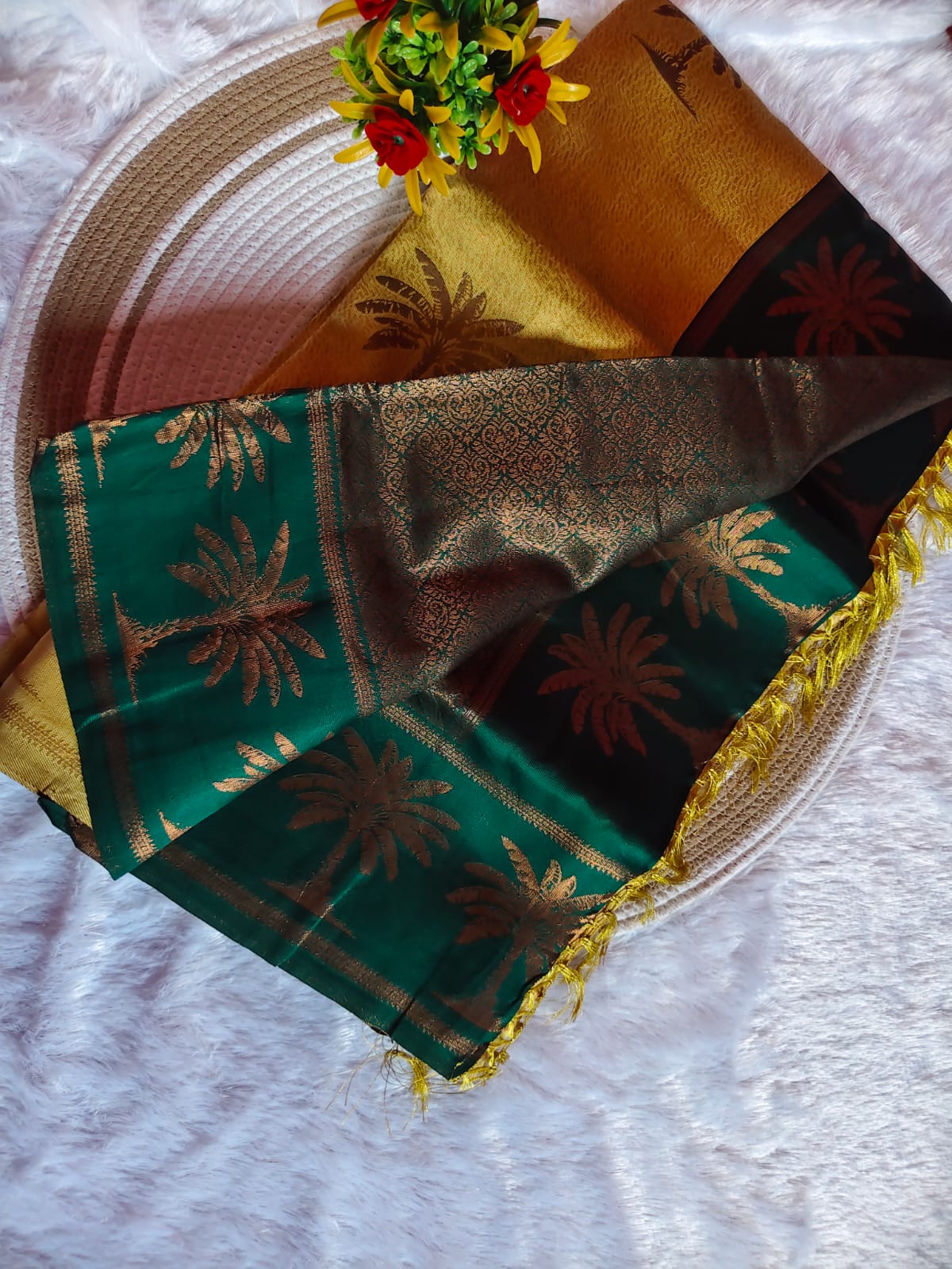 Light yellow With Green Dual Tone Dream Saree