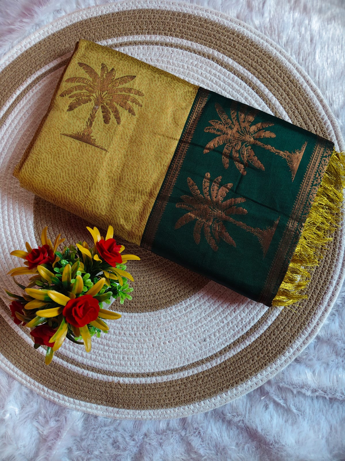 Light yellow With Green Dual Tone Dream Saree