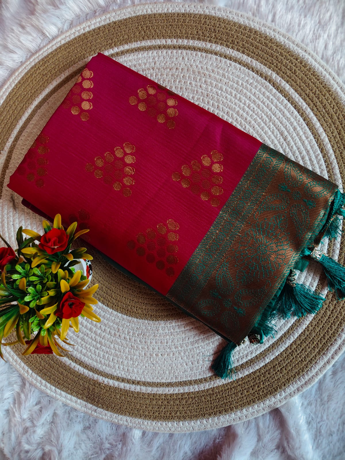 Thread Jari Elegance Pink Saree