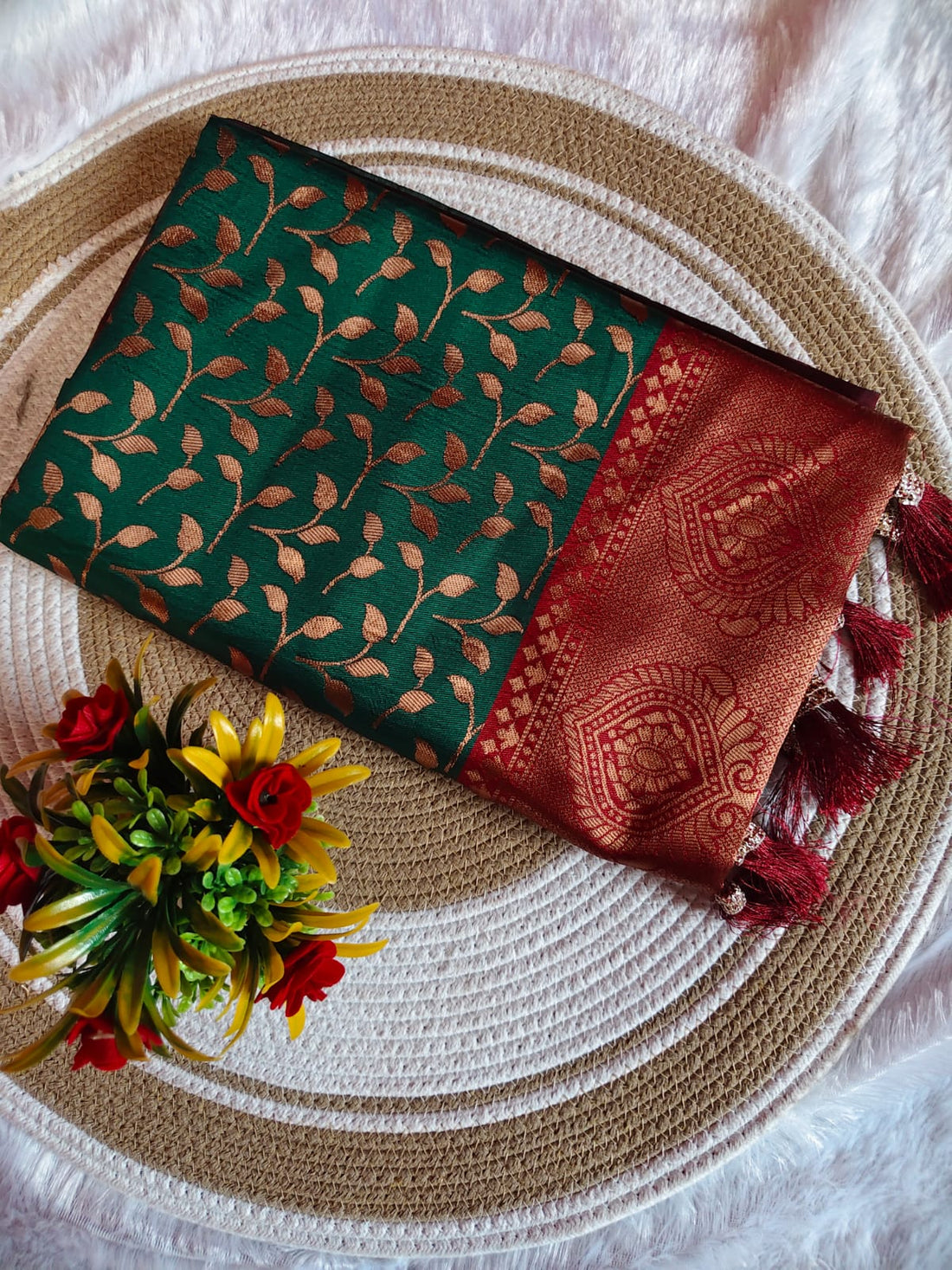 Thread Jari Elegance Green Saree