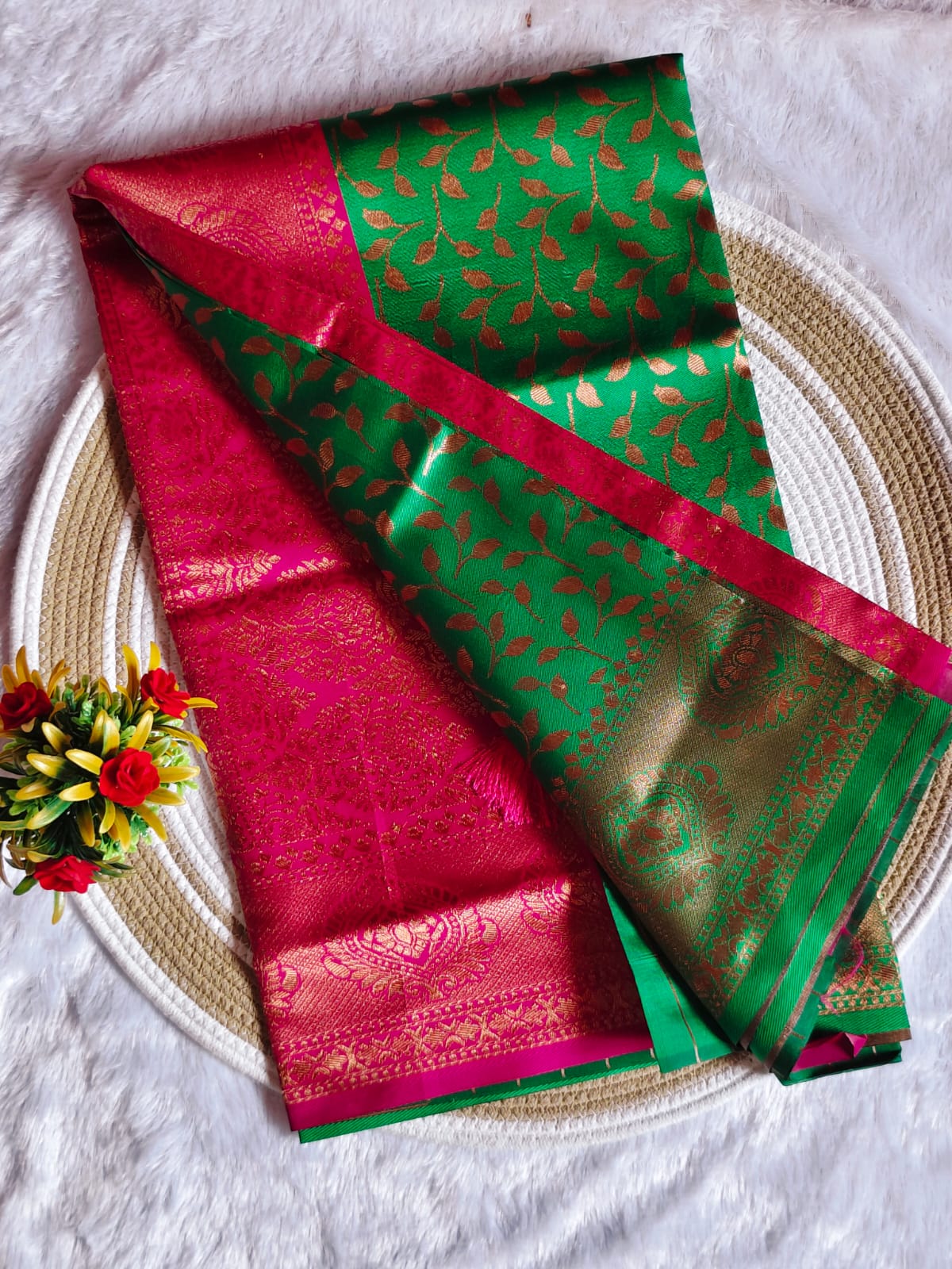 Thread Jari Elegance Green With Pink Saree